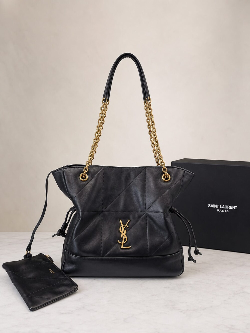 Yves Saint Laurent 742432 AAB32 1000 | Black Medium Tote | Jamie 4.3